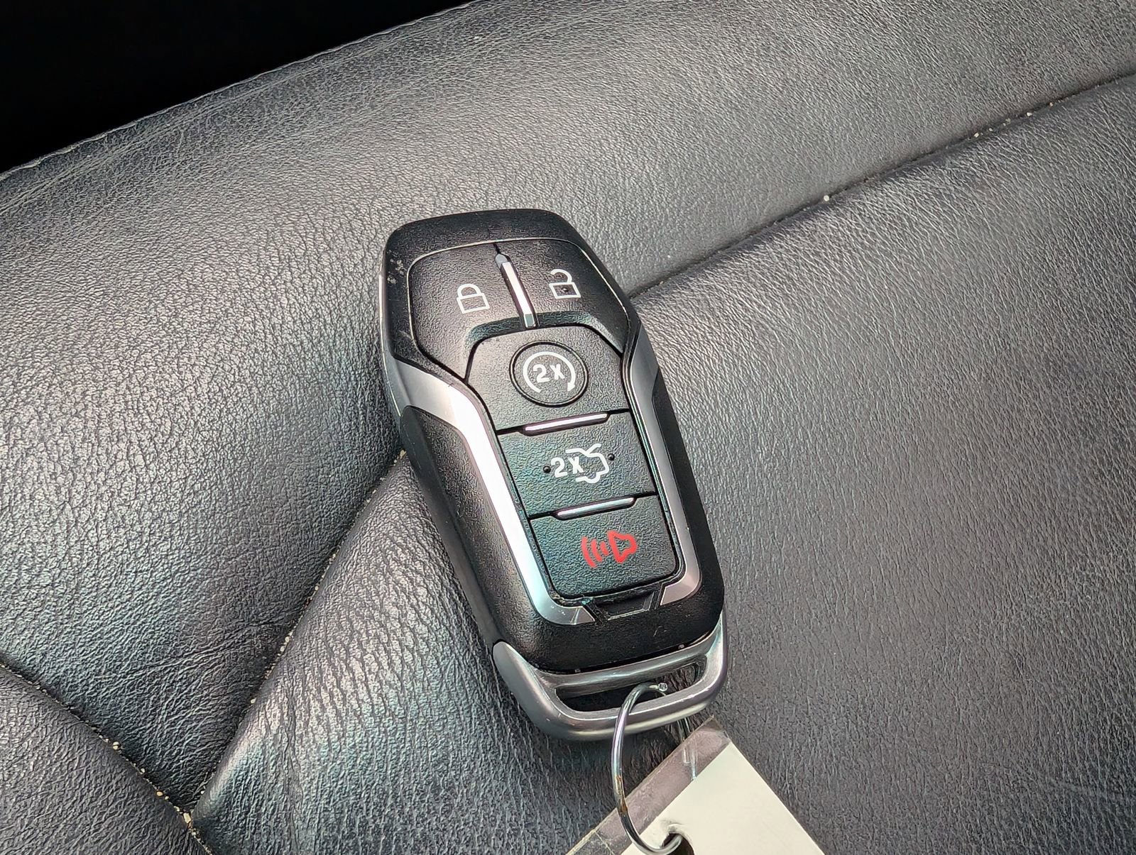 Used 2017 Ford Explorer XLT w/ Equipment Group 202A image 21