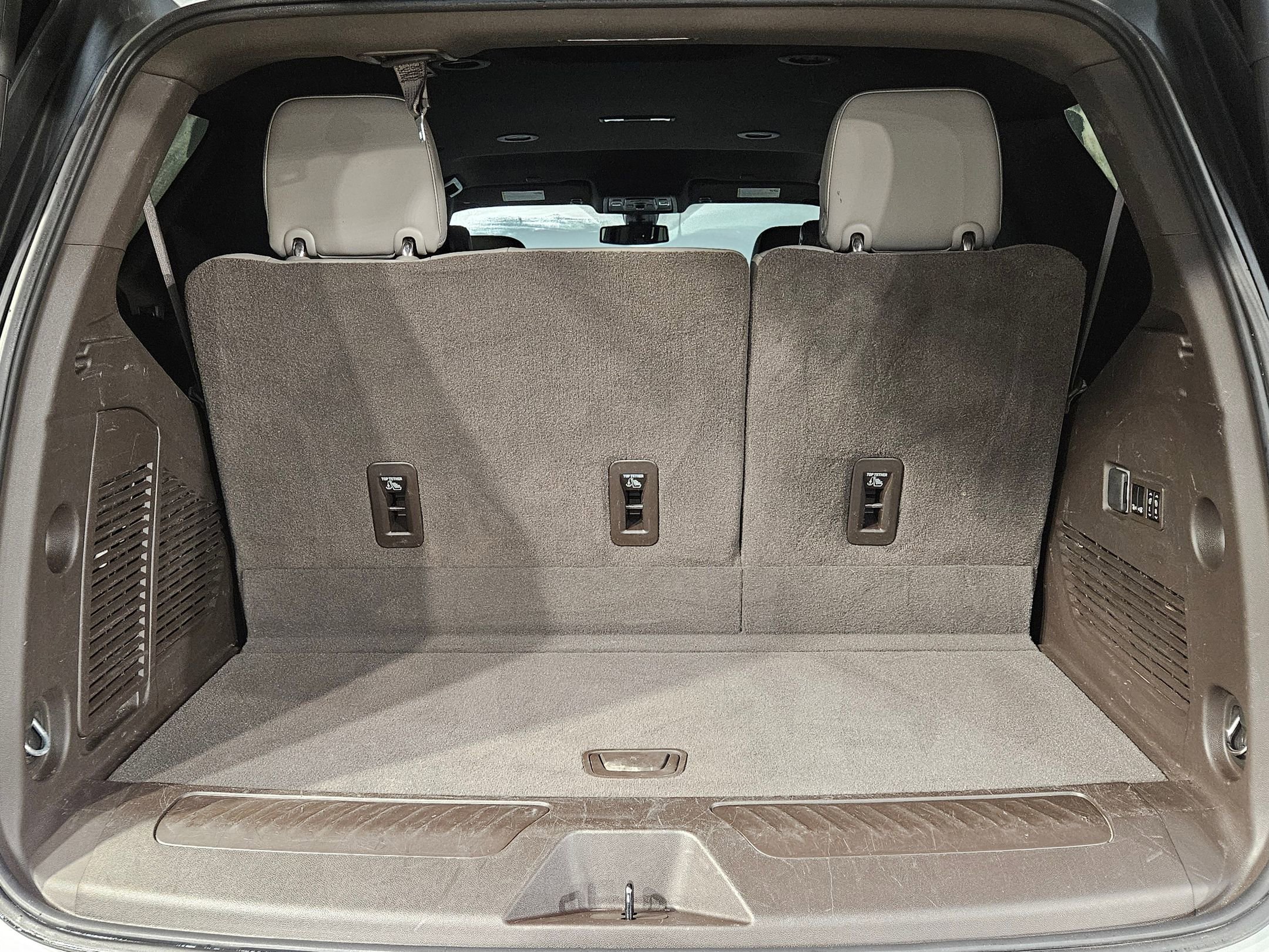 Used 2021 GMC Yukon SLT w/ SLT Luxury Package image 18