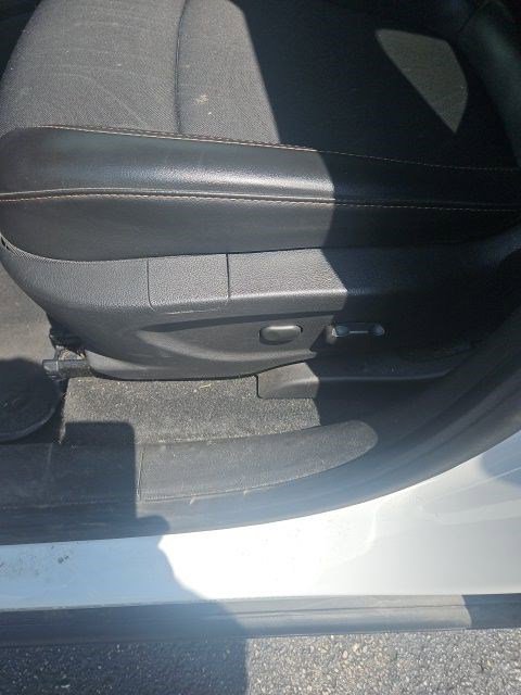 Used 2020 Chevrolet Trax LT w/ LT Convenience Package FWD image 14