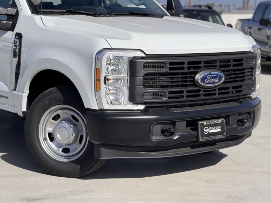 Used 2025 Ford F350 XL w/ XL Chrome Package RWD image 3