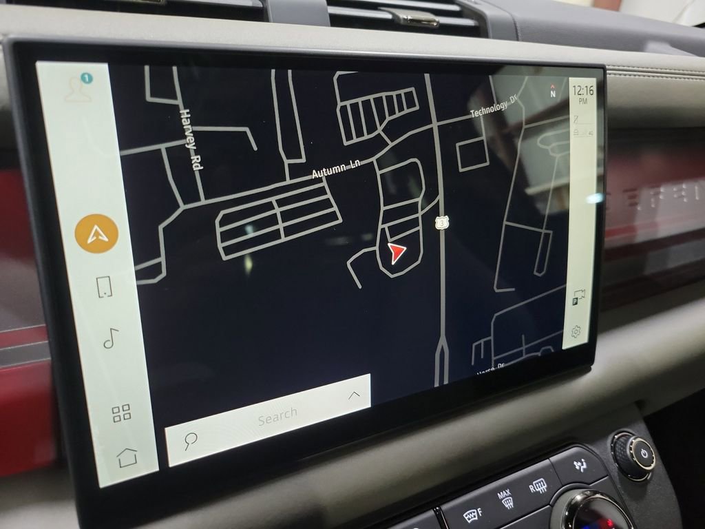 Used 2025 Land Rover Defender 110 image 33