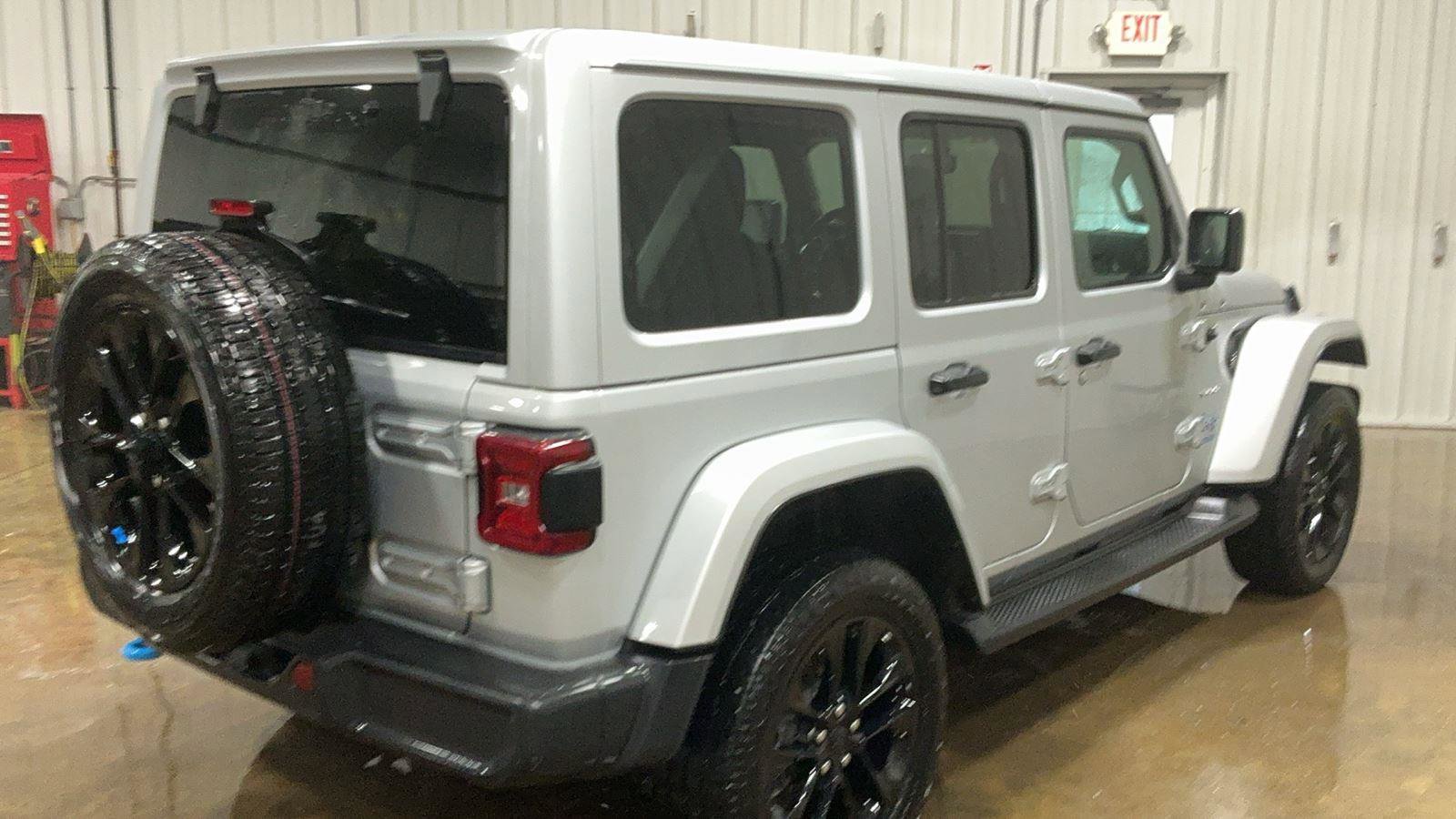 Used 2022 Jeep Wrangler Unlimited Sahara w/ Cold Weather Group image 4