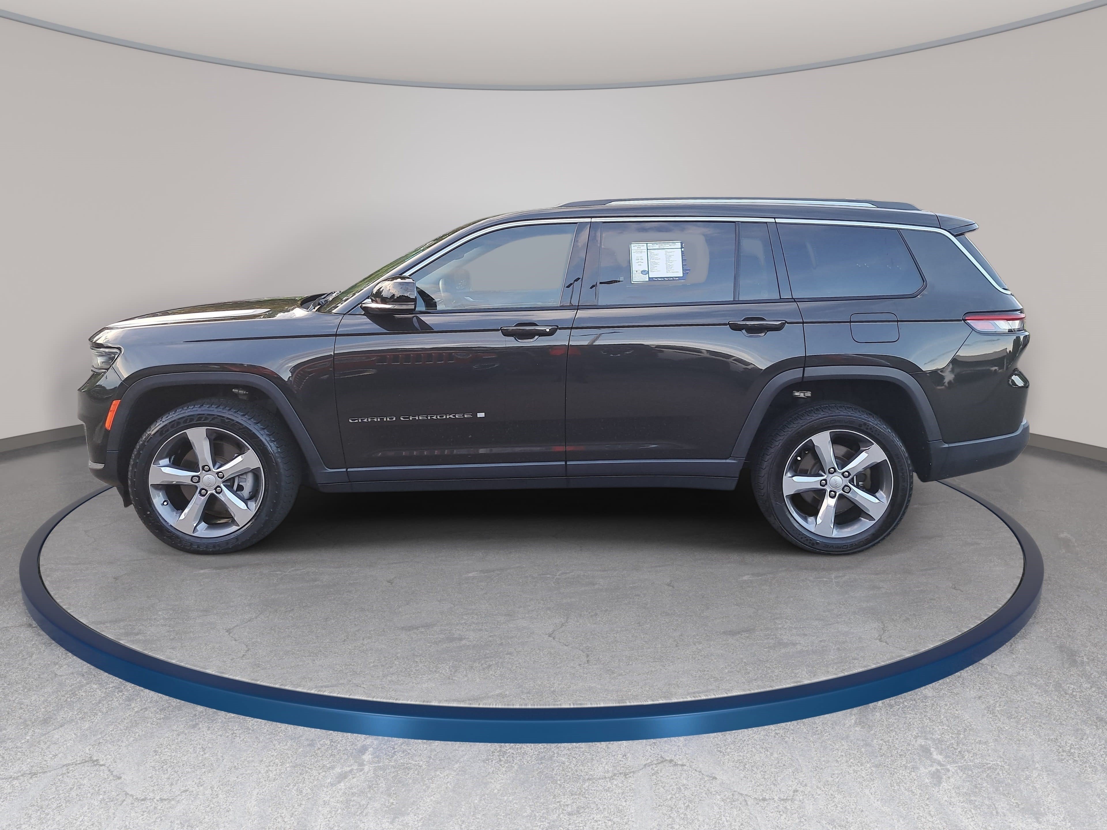 Used 2022 Jeep Grand Cherokee L Limited RWD image 8