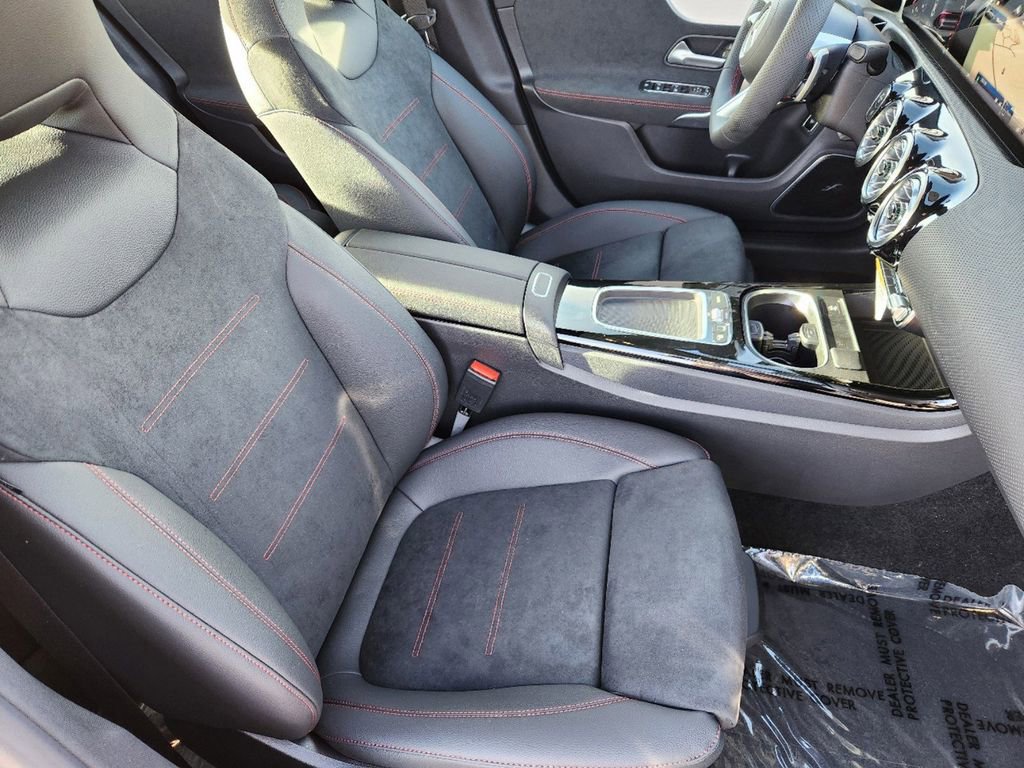 New 2025 Mercedes-Benz CLA 250 4MATIC image 13