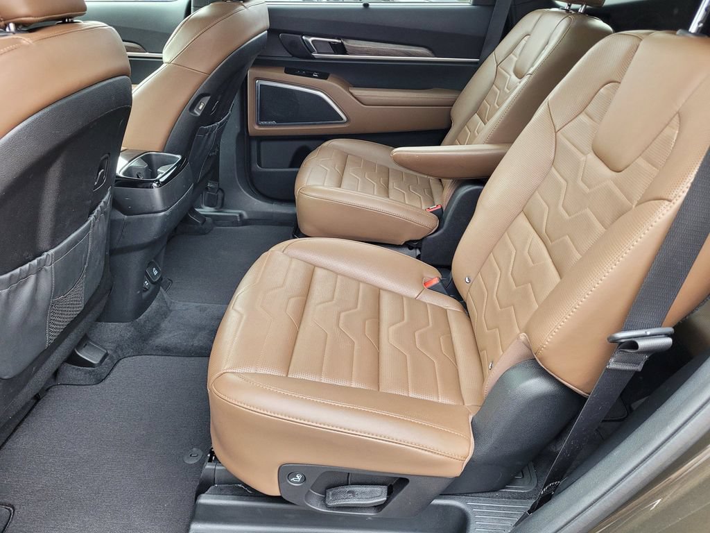 Used 2020 Kia Telluride SX w/ SX Prestige Package AWD/4WD image 6