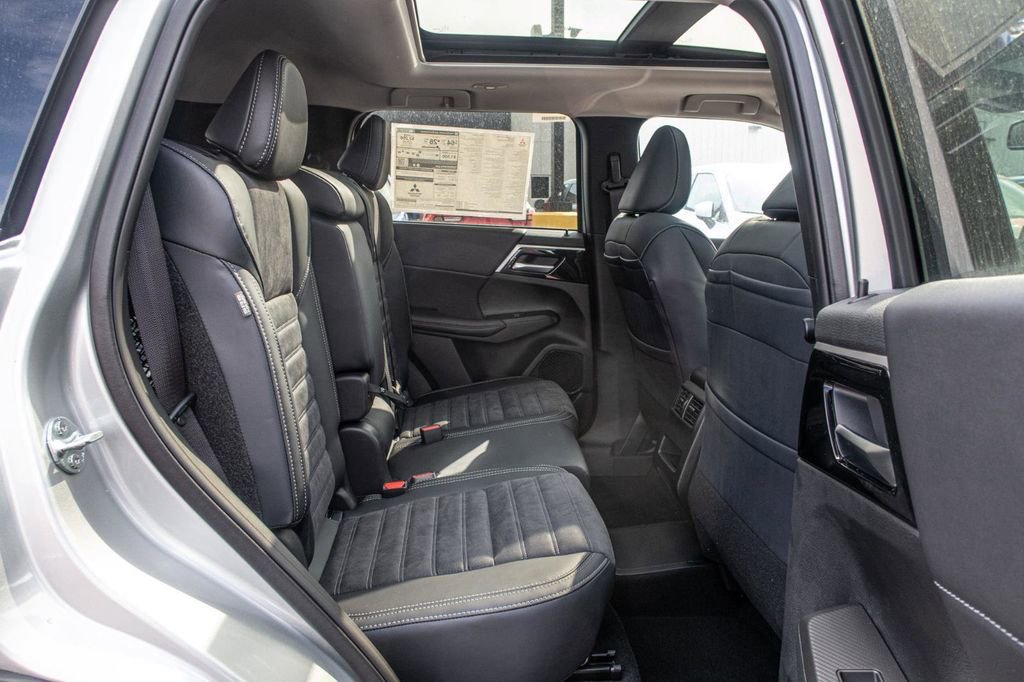 New 2024 Mitsubishi Outlander 4WD Plug-In Hybrid image 19