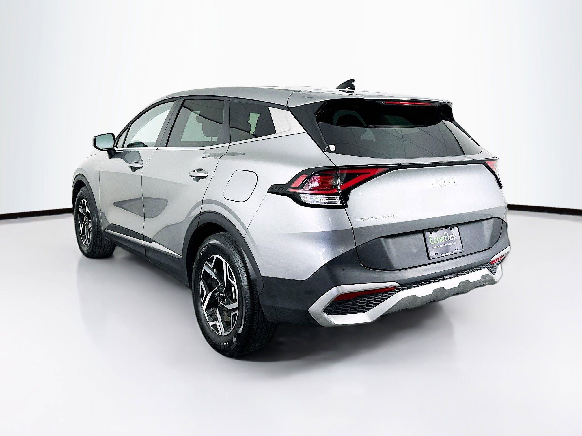 Used 2025 Kia Sportage LX image 5