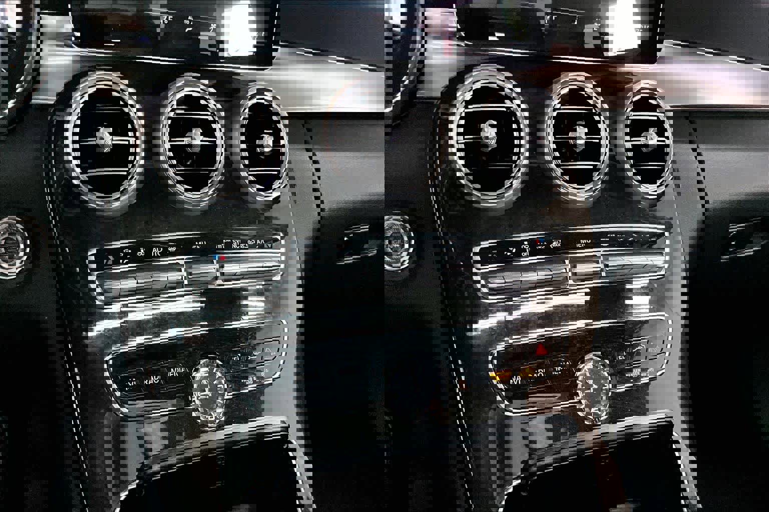 Used 2020 Mercedes-Benz C 300 4MATIC Sedan image 34