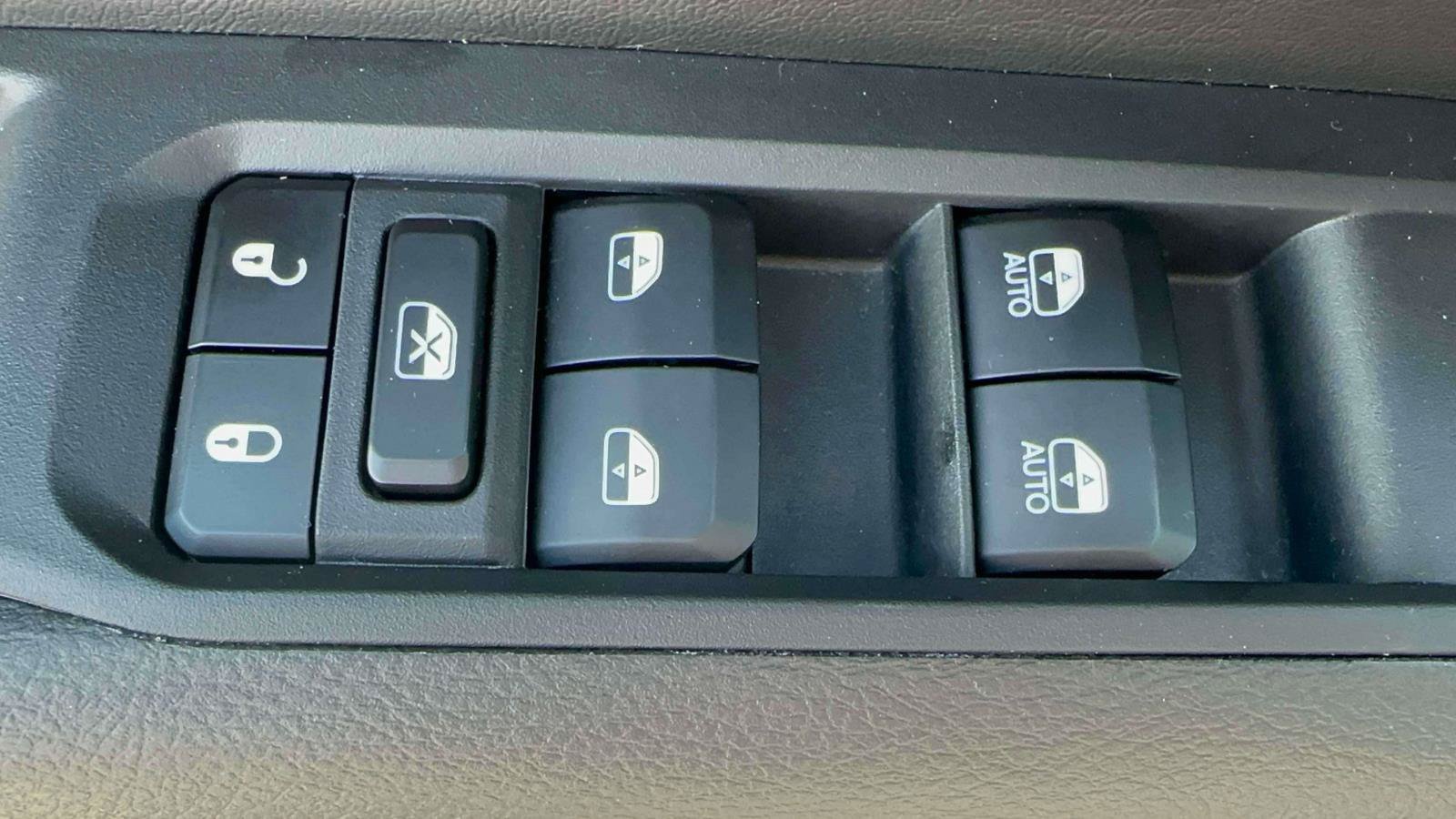 Used 2024 Jeep Compass Limited w/ High Altitude Package AWD/4WD image 14