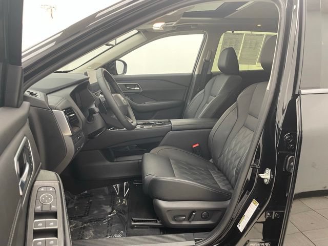 Used 2026 Nissan Rogue Platinum w/ Platinum Premium Package AWD/4WD image 11