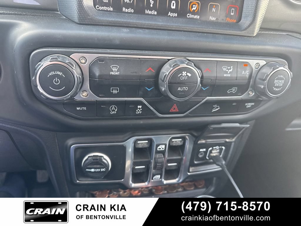 Used 2018 Jeep Wrangler Unlimited Sahara AWD/4WD image 23
