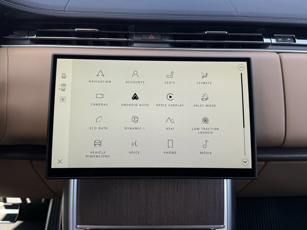 New 2025 Land Rover Range Rover SE image 24