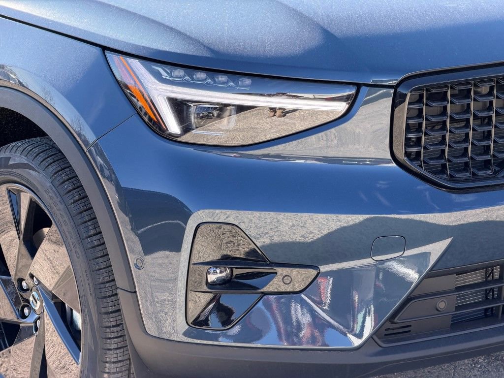 New 2026 Volvo XC40 B5 Ultra w/ Climate Package image 3