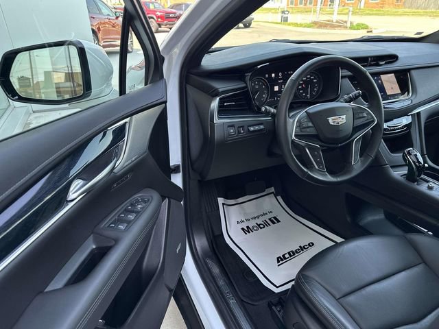 Certified 2025 Cadillac XT5 Premium Luxury w/ Technology Package AWD/4WD image 15