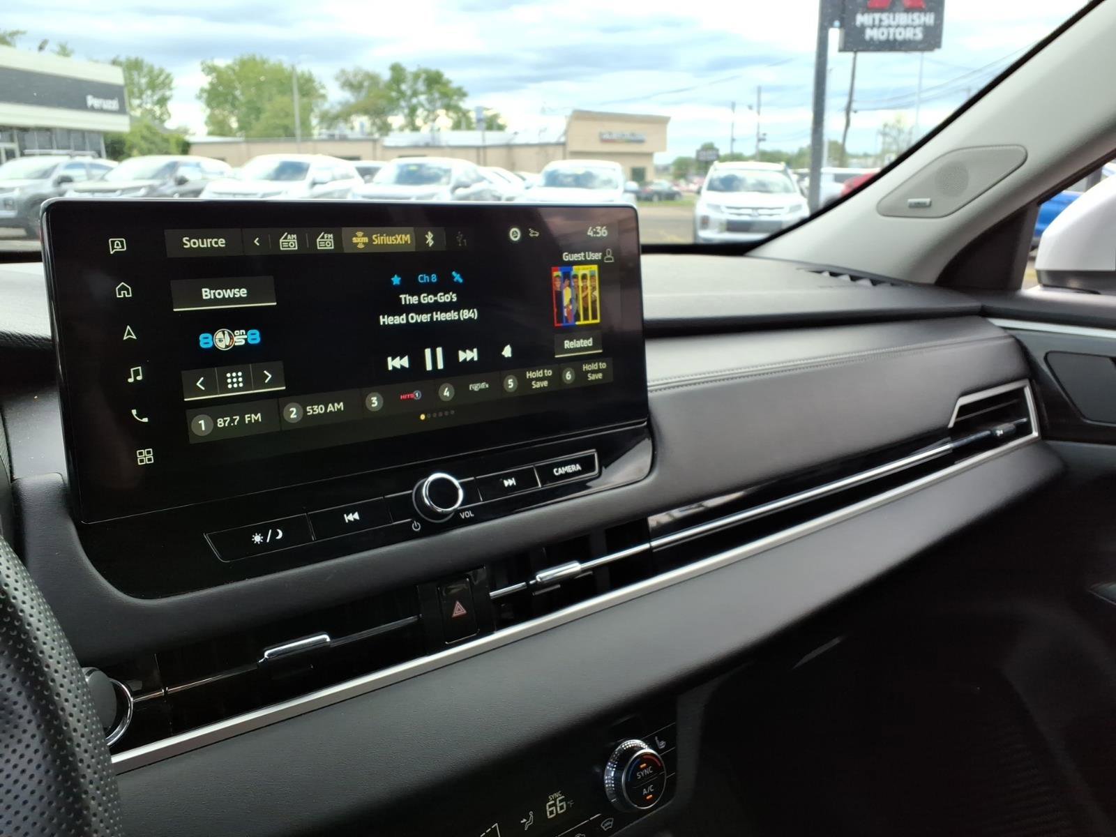 Used 2025 Mitsubishi Outlander SE AWD/4WD image 34