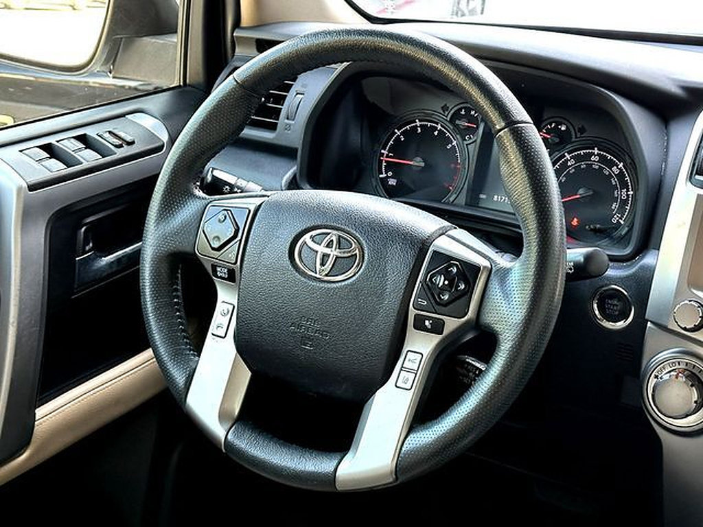 Certified 2022 Toyota 4Runner SR5 Premium w/ Moonroof Package AWD/4WD image 33