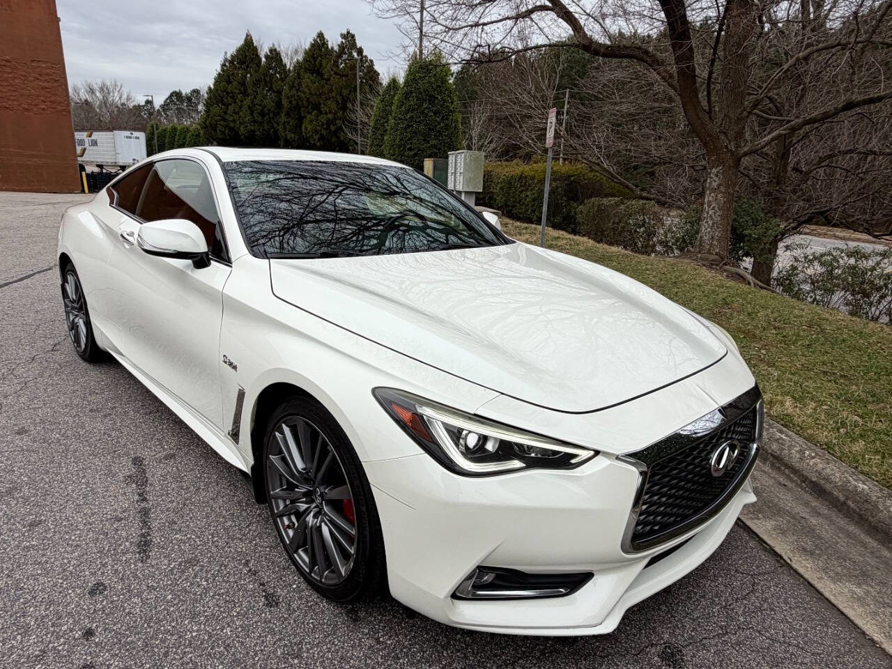 Used 2017 INFINITI Q60 Red Sport 400 image 14