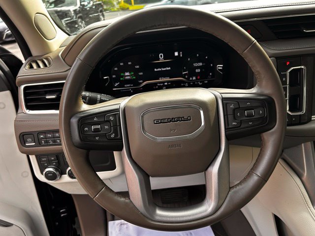 Used 2023 GMC Yukon Denali AWD/4WD image 25