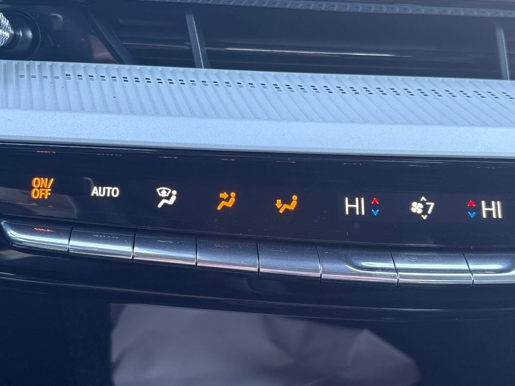 New 2026 Cadillac Optiq Luxury 2 image 21