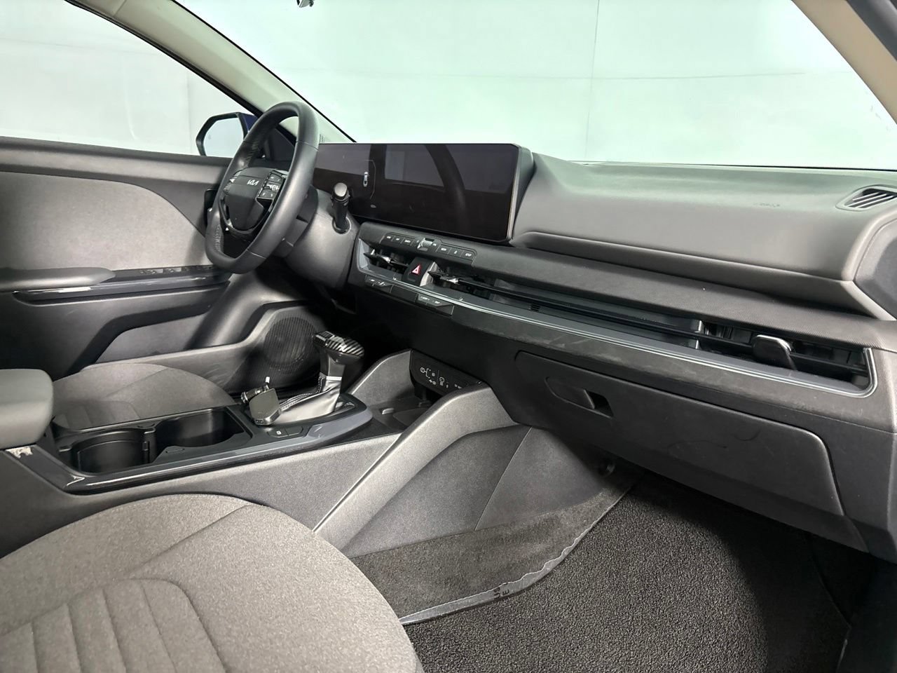 Used 2025 Kia K4 EX FWD image 30