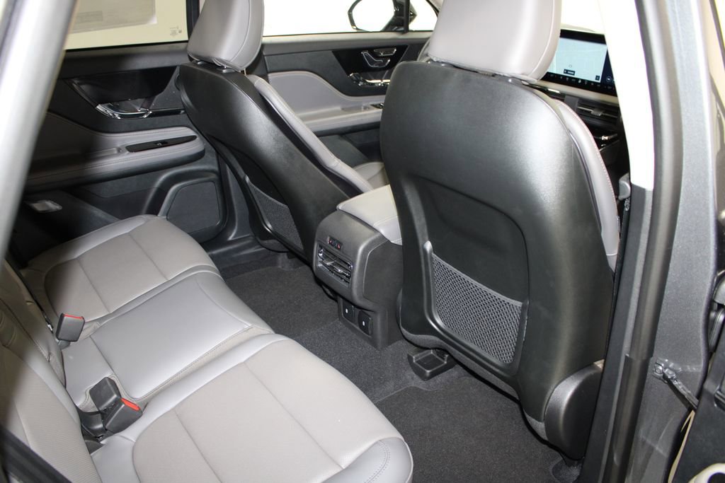 New 2026 Lincoln Corsair Reserve image 32