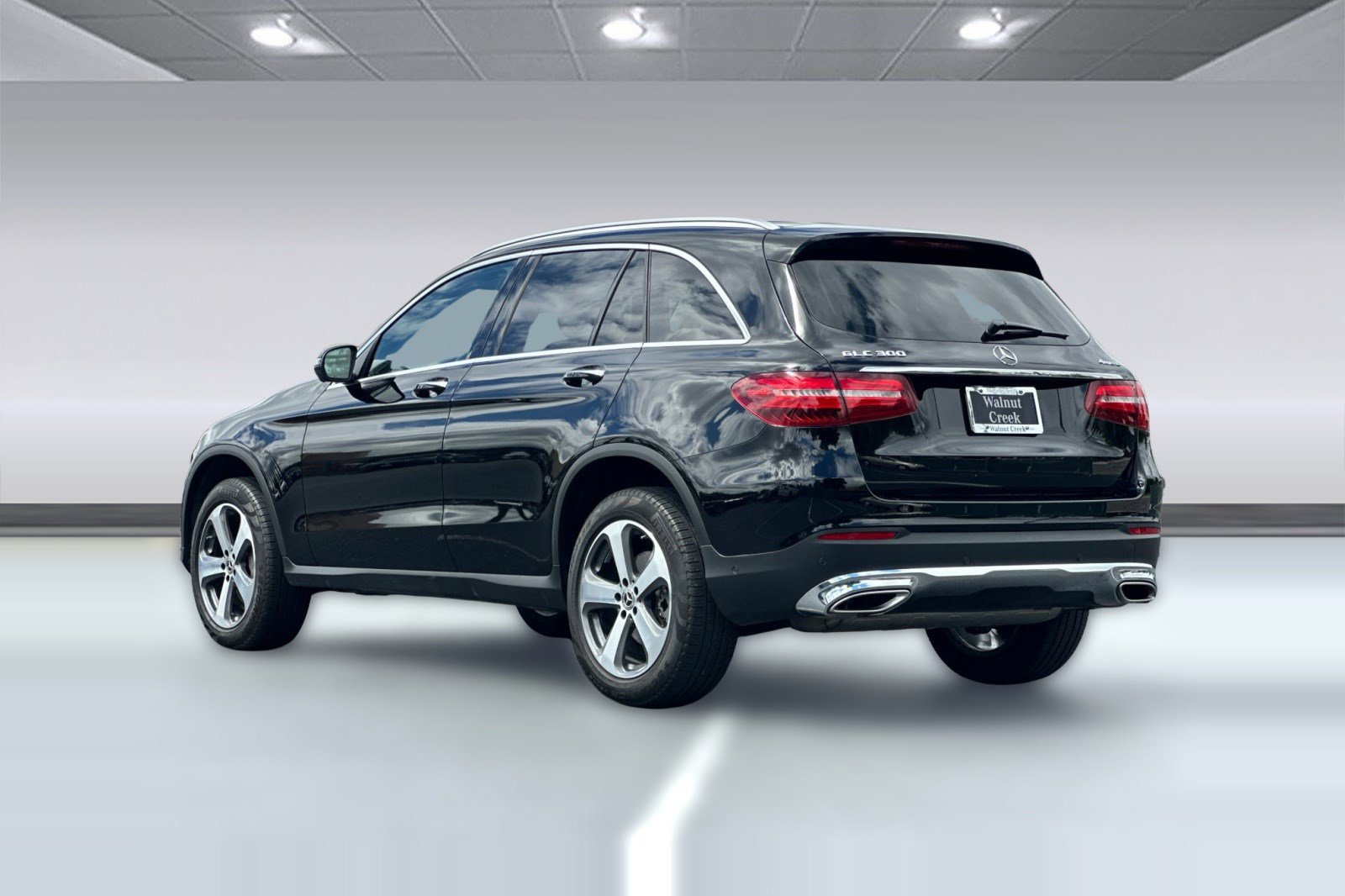 Used 2019 Mercedes-Benz GLC 300 4MATIC image 3
