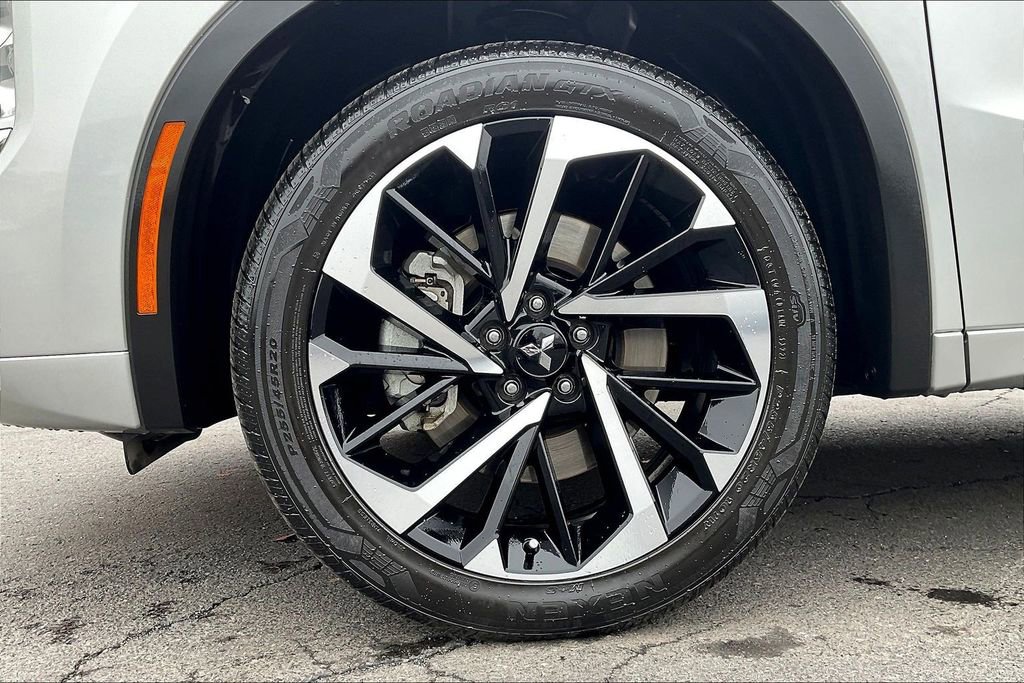 Used 2022 Mitsubishi Outlander SEL image 9