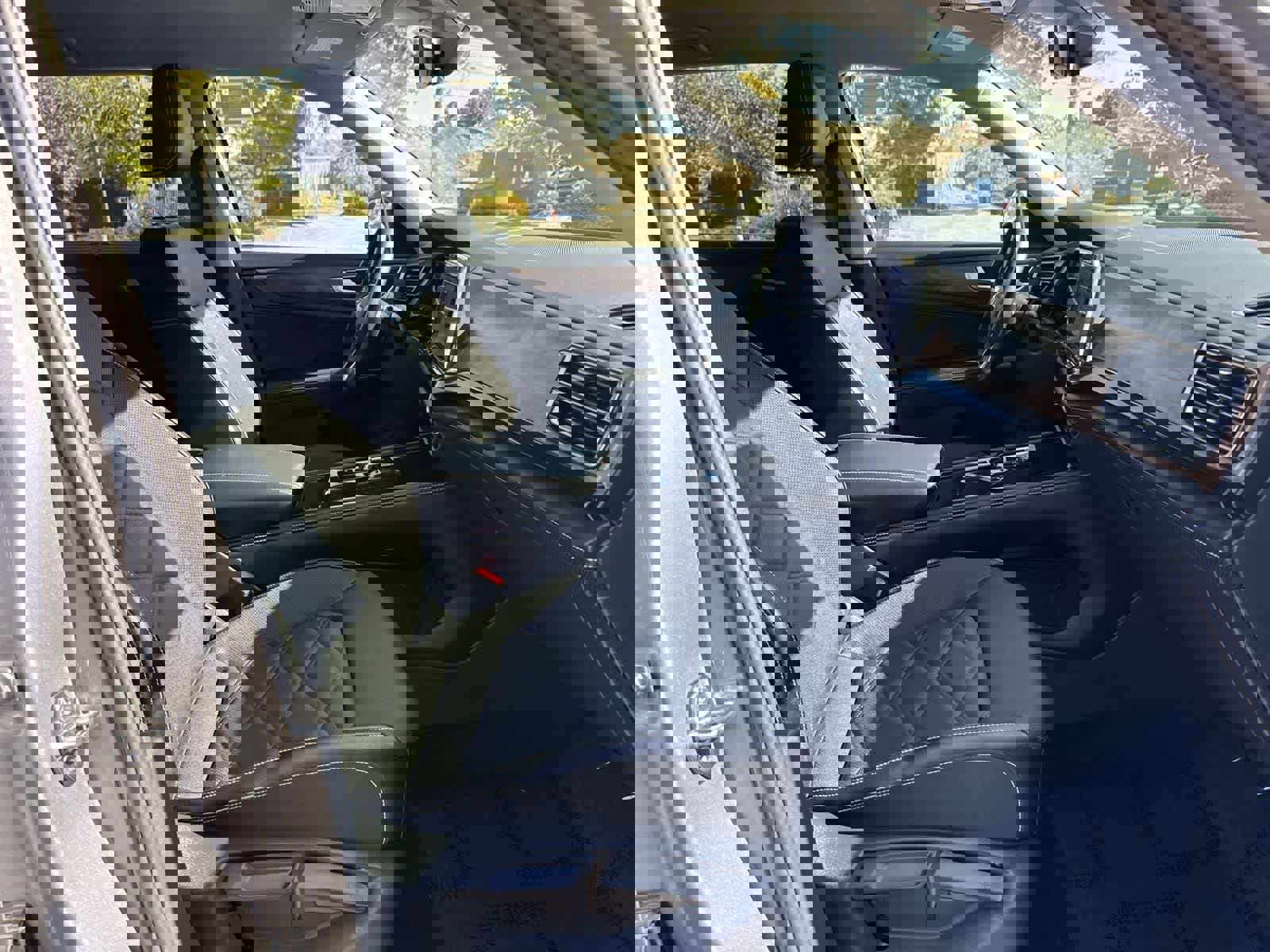 Used 2025 Volkswagen Atlas SE image 39