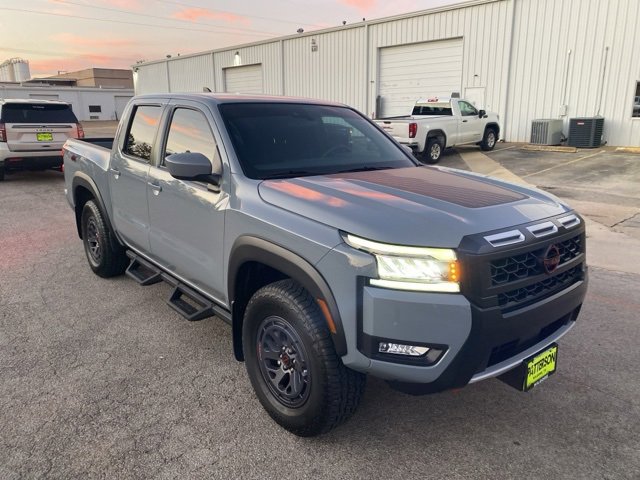 Used 2025 Nissan Frontier PRO-4X w/ Black Accent Package image 7
