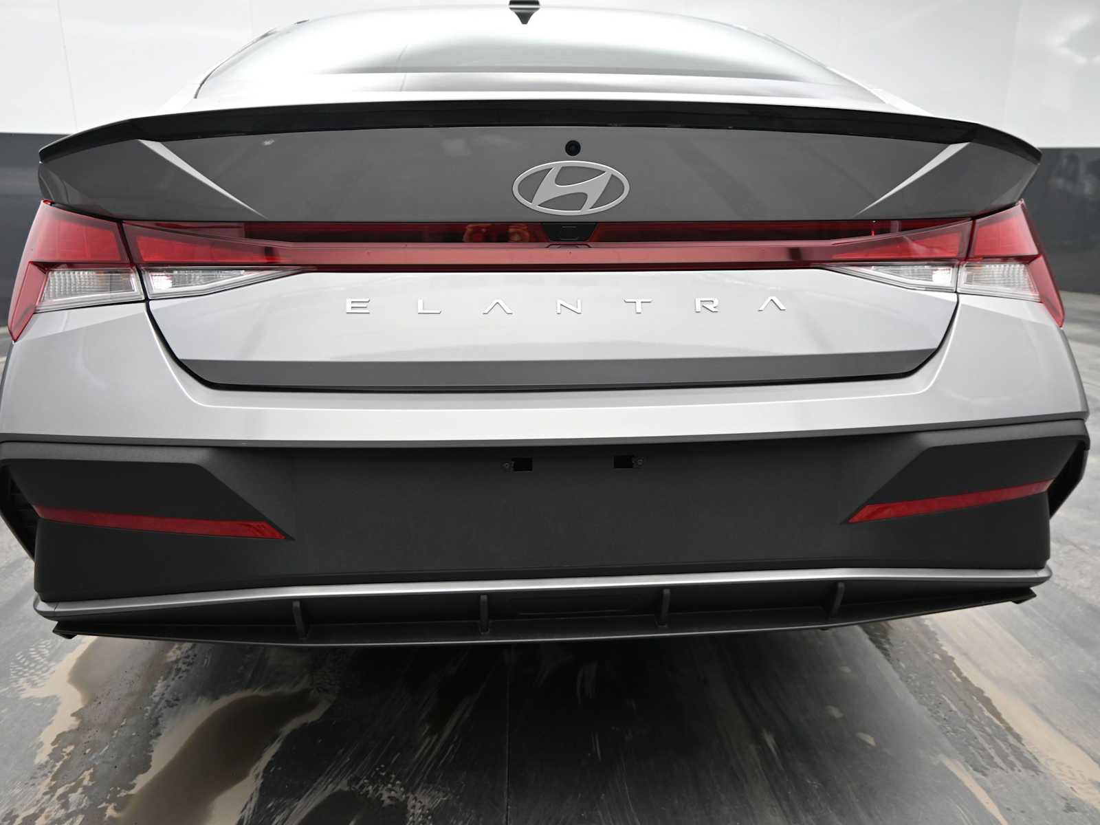 Certified 2025 Hyundai Elantra Sport image 17