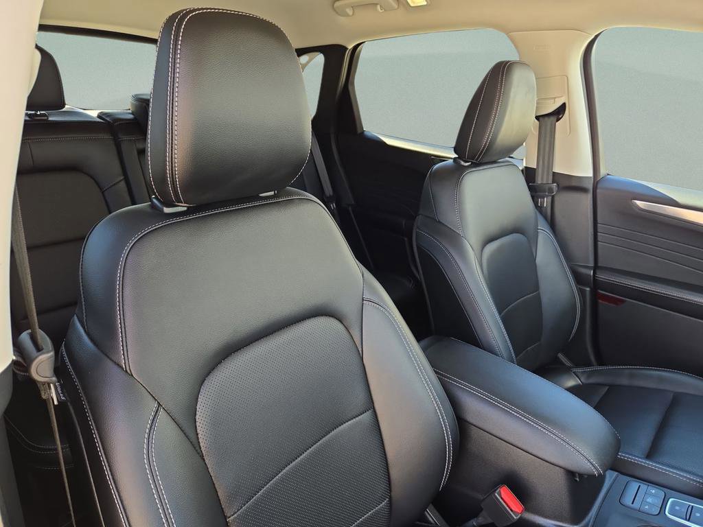 Used 2022 Ford Escape Titanium image 31