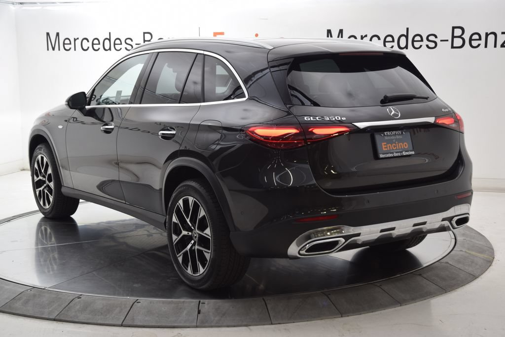Used 2025 Mercedes-Benz GLC 350e 4MATIC image 4
