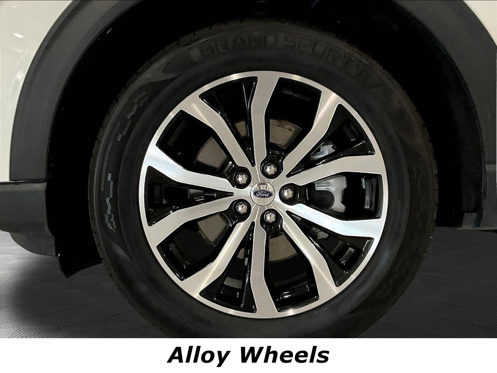 Used 2025 Ford Explorer ST-Line AWD/4WD image 33
