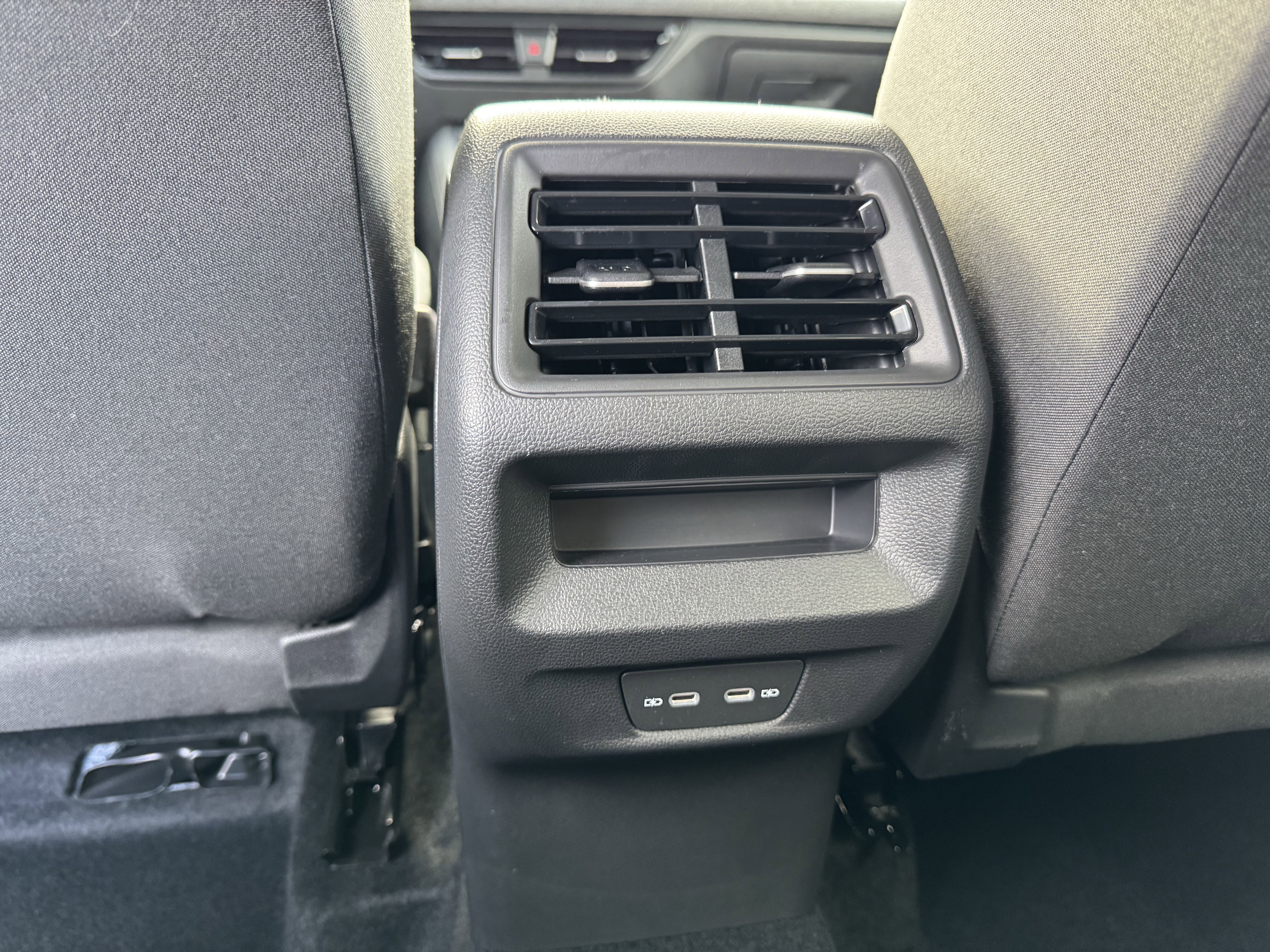 Used 2025 Volkswagen Tiguan S image 33