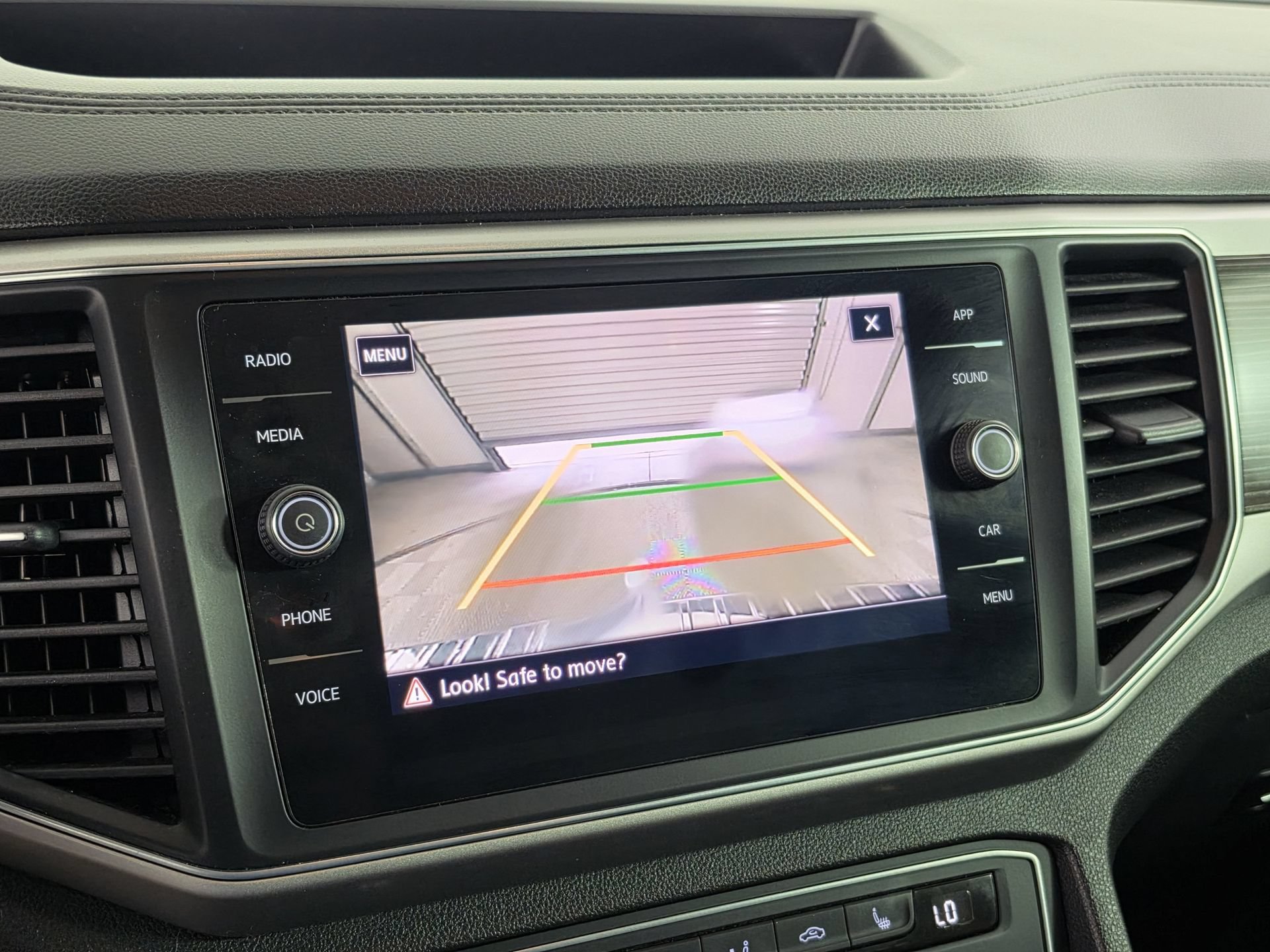 Used 2019 Volkswagen Atlas SE FWD image 26