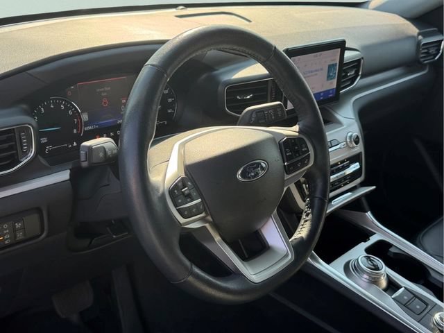 Used 2023 Ford Explorer XLT w/ Equipment Group 202A AWD/4WD image 19