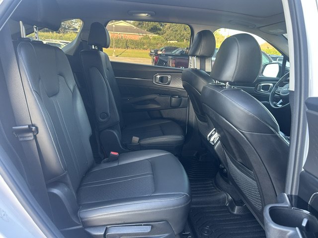 Used 2023 Kia Sorento SX AWD/4WD image 13