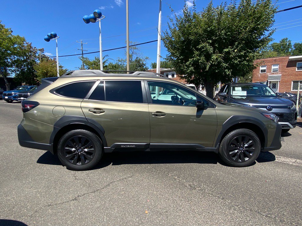 Used 2023 Subaru Outback Onyx Edition image 2