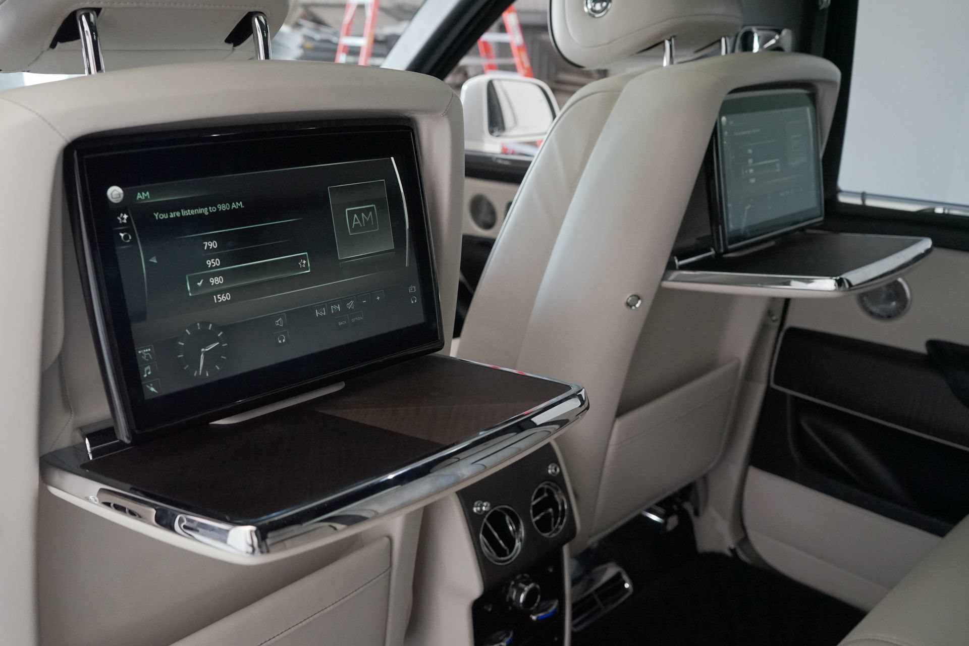 Used 2019 Rolls-Royce Cullinan AWD/4WD image 28