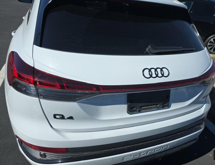 Used 2024 Audi Q4 e-tron Prestige AWD/4WD image 8