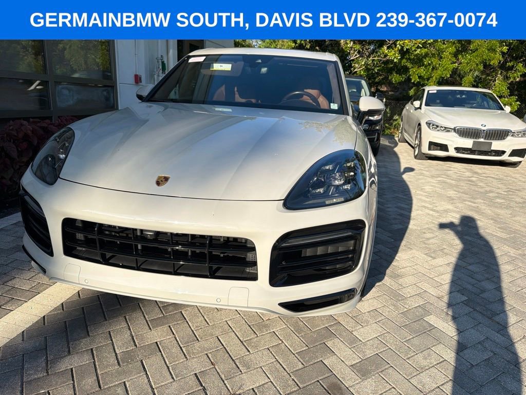Used 2022 Porsche Cayenne GTS AWD/4WD image 32