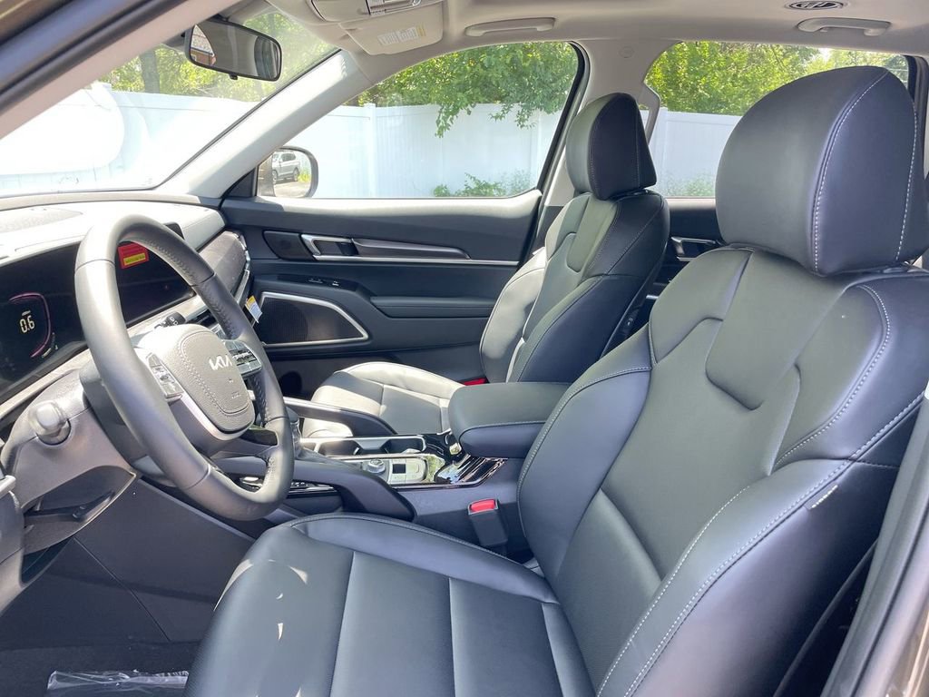 Used 2025 Kia Telluride S image 37