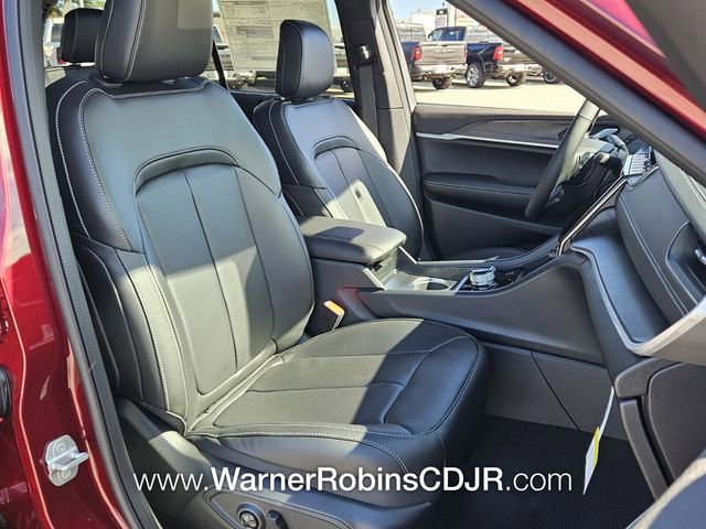 New 2025 Jeep Grand Cherokee Limited w/ Luxury Tech Group II image 18