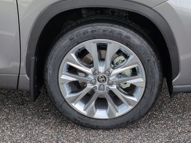 New 2026 Toyota Highlander Limited AWD/4WD image 11