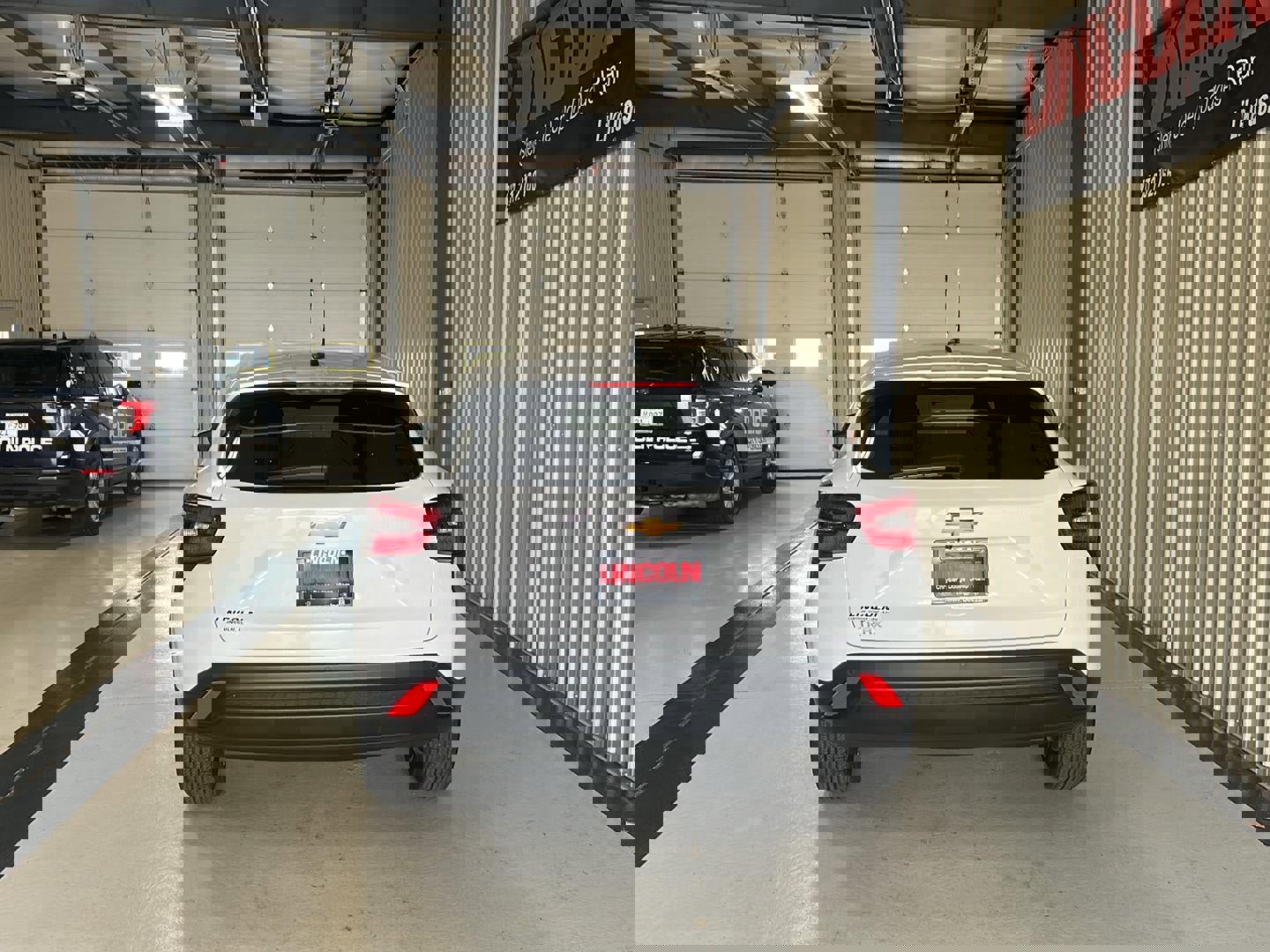 Used 2025 Chevrolet Trax LS w/ LS Convenience Package image 3