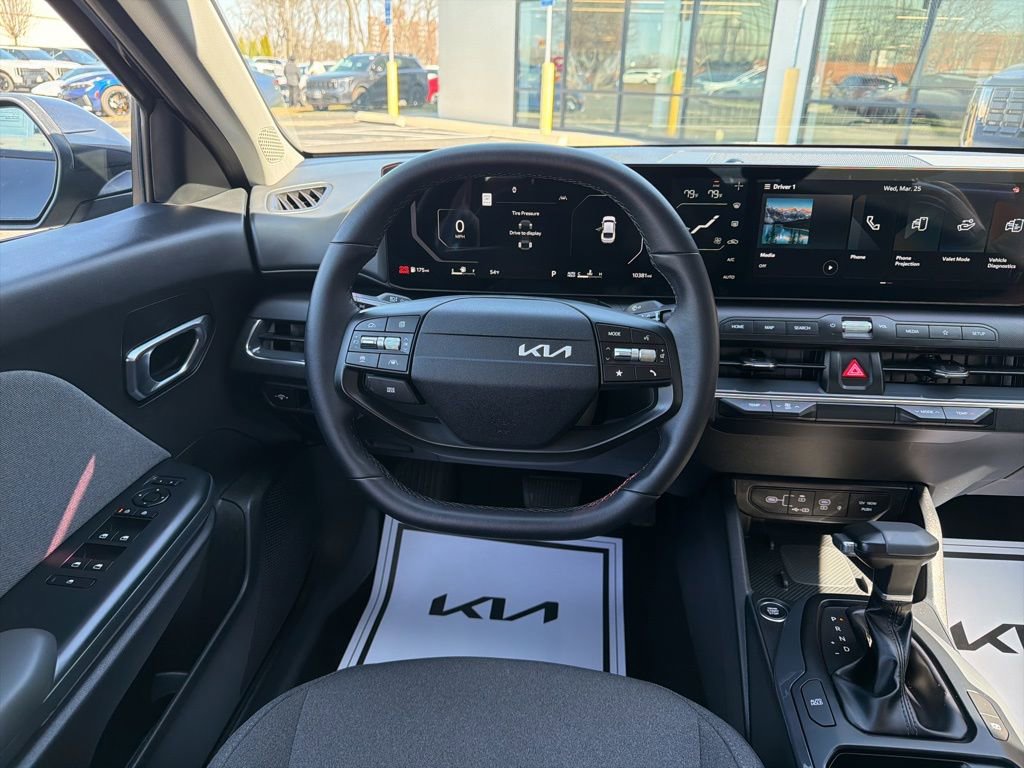 Used 2025 Kia K4 EX image 24