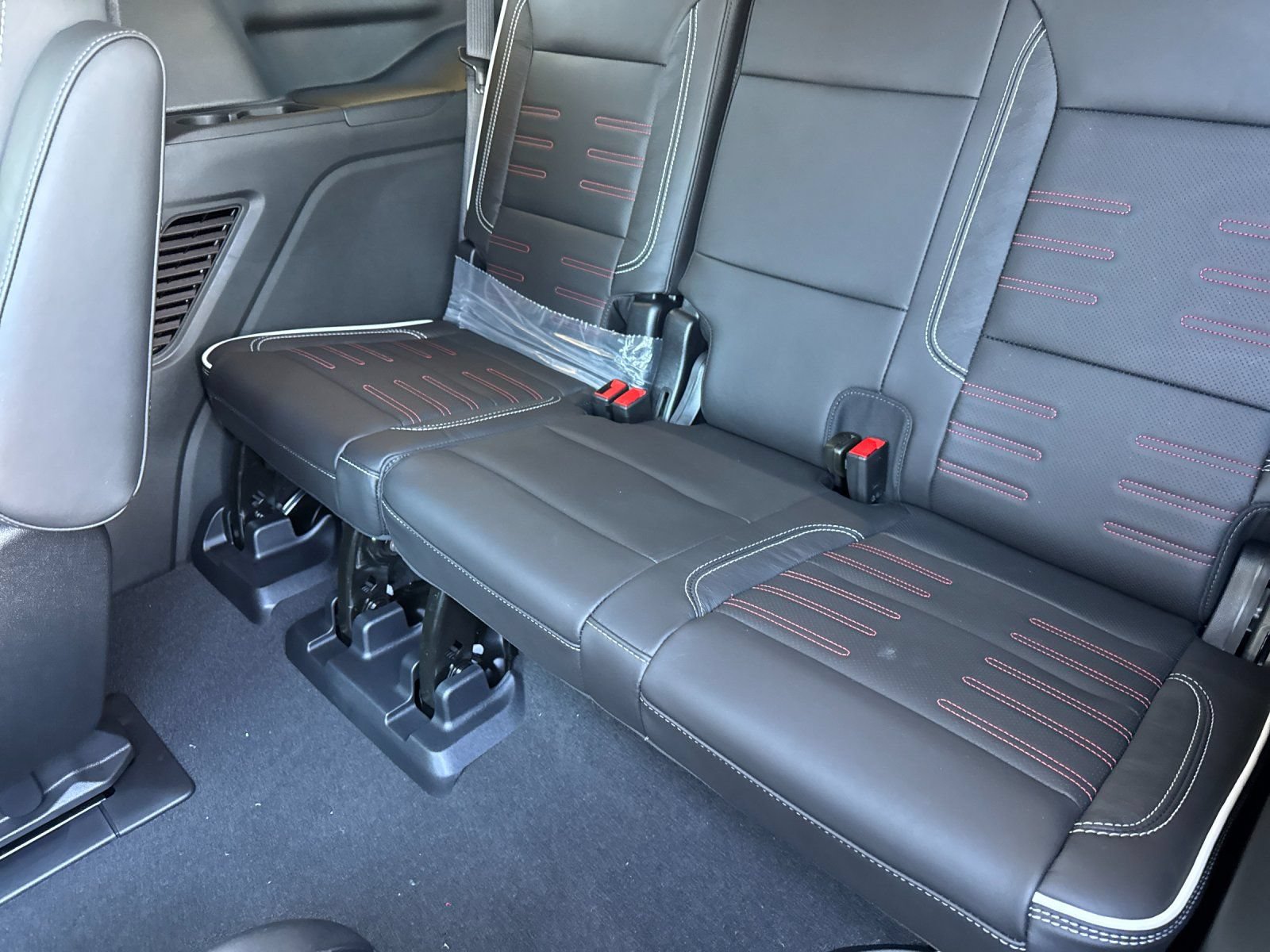 New 2026 GMC Yukon AT4 Ultimate AWD/4WD image 16