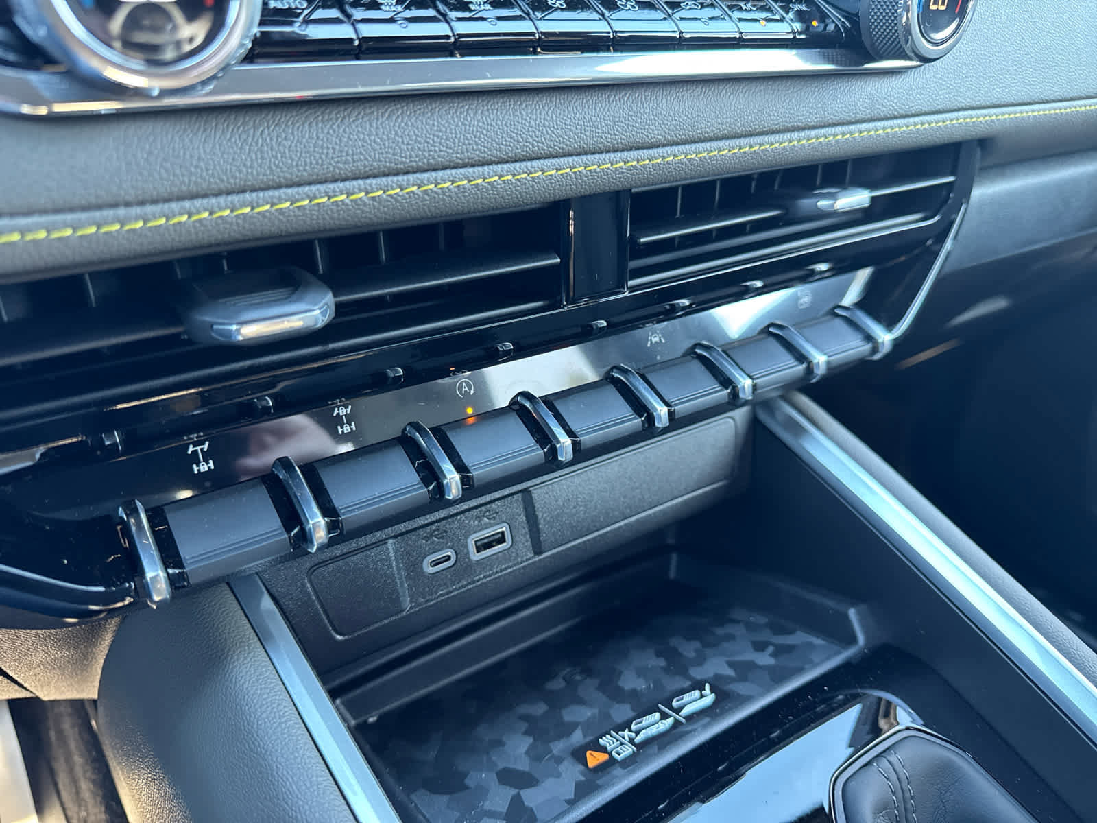 New 2026 Chevrolet Colorado ZR2 w/ ZR2 Bison Edition image 24
