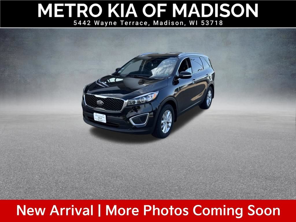 Used 2017 Kia Sorento FWD w/ LX Convenience Package