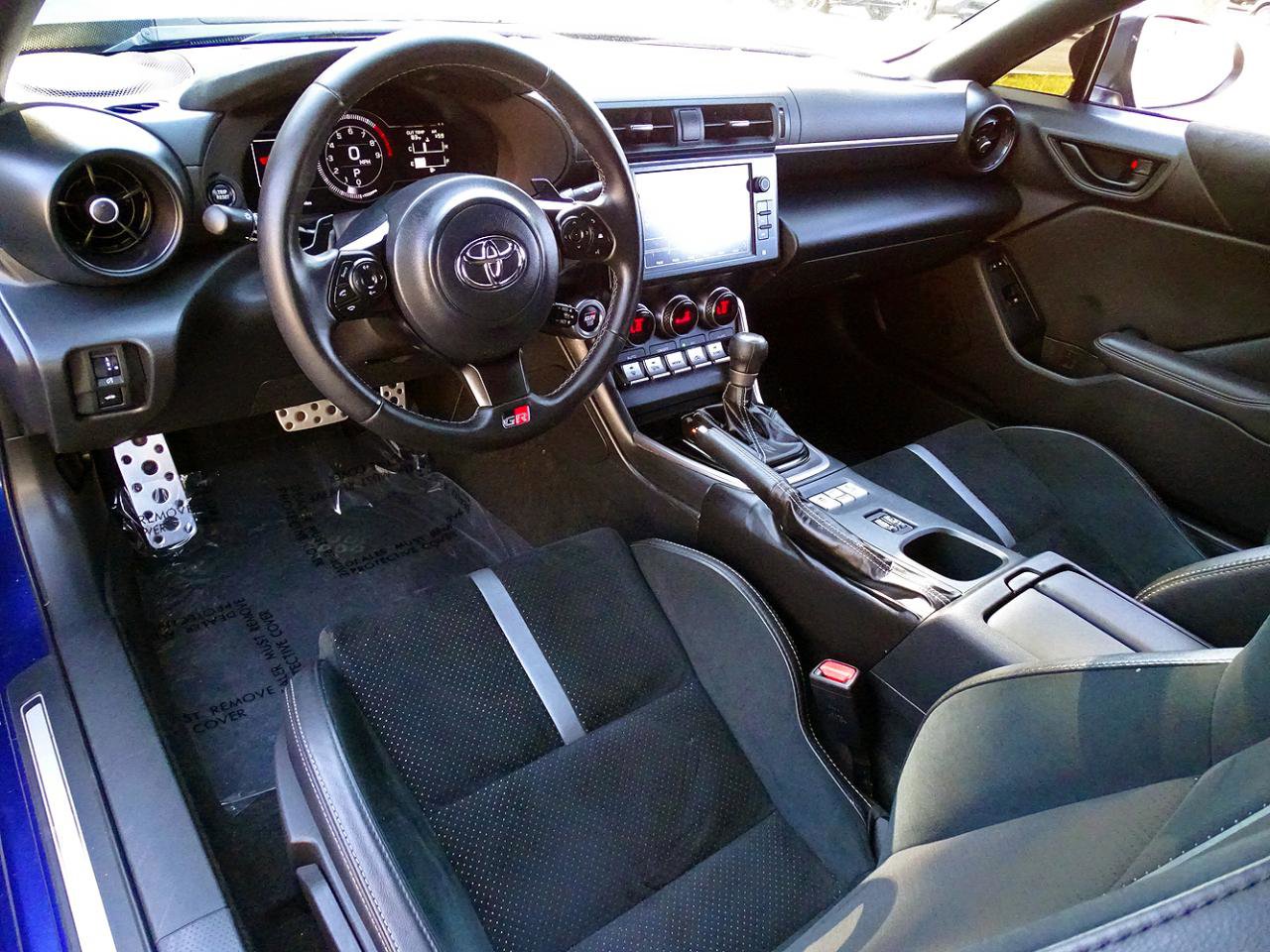 Used 2025 Toyota GR86 Premium w/ Performance Package RWD image 27